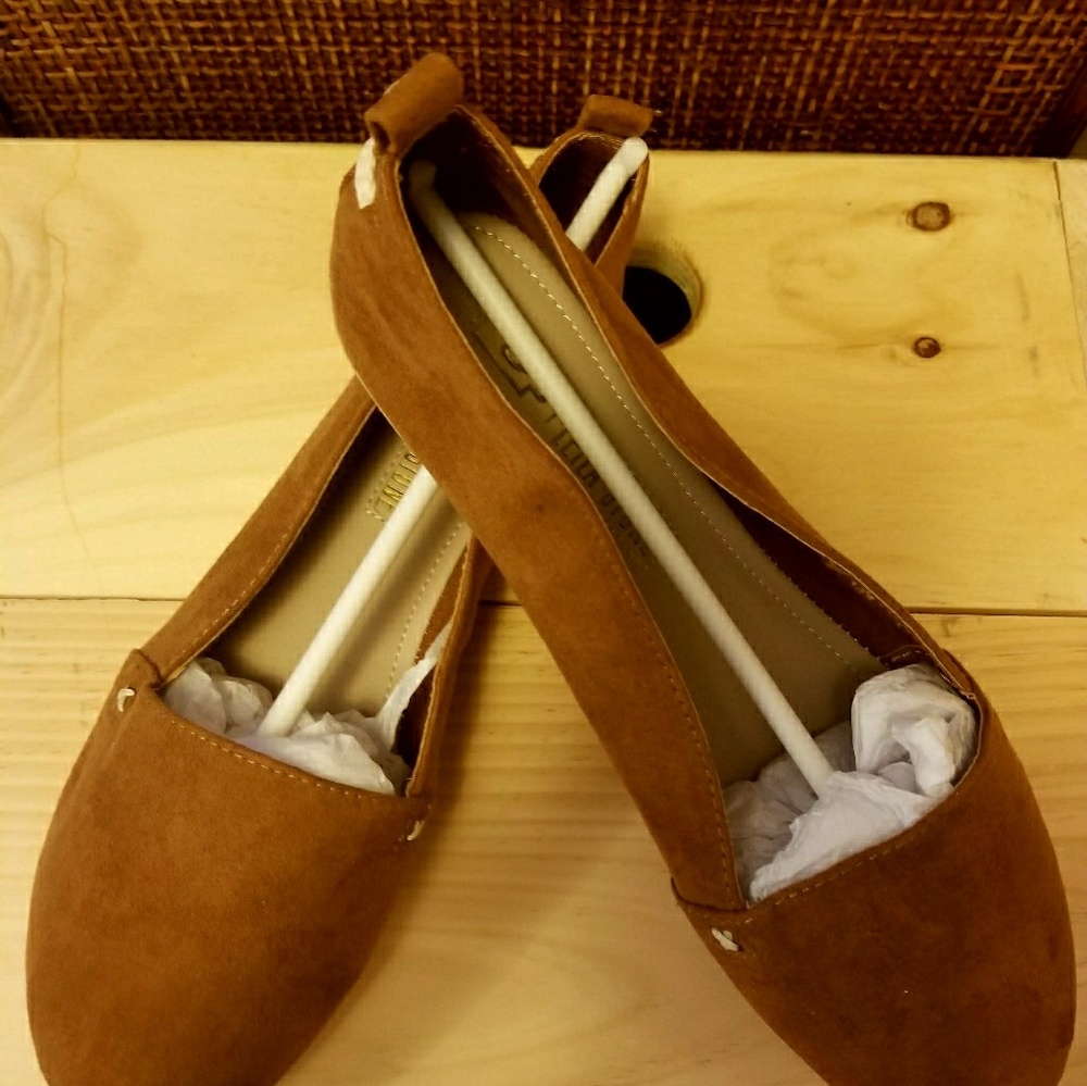 Tan/nautral Flats